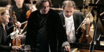 Turkey Pianist Islam.JPEG-08dc8