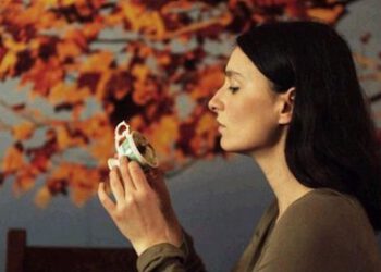 _63879000_presenttense