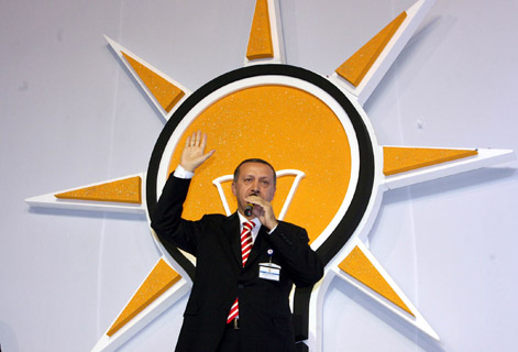 Goksel Bozkurt - Trîbuna Tirkiyeyê, planên AKP’ê yên 2013’an guhertinên ...