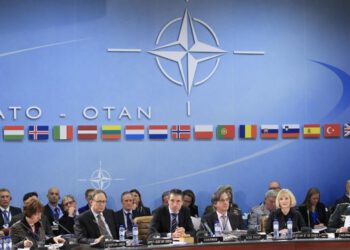 2012-12-04T161419Z_01_YH34_RTRIDSP_3_NATO