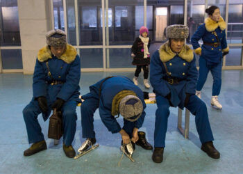 27NorKorRDV1-tmagArticle