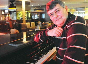 ferdi-ozbegen-piyano