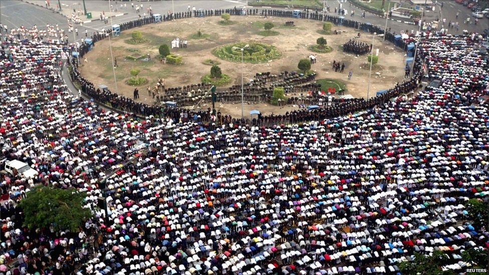 Eid Prayers cancelled in Cairo
