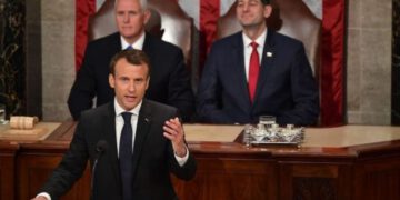 Makron Milliyetçiliği Topa Tuttu