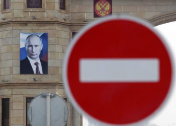 Hungarian top diplomat opposes automatic extension of EU anti-Russian sanctions – Russian media