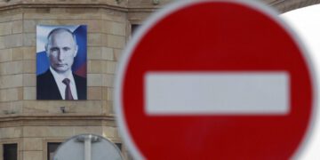 Hungarian top diplomat opposes automatic extension of EU anti-Russian sanctions – Russian media