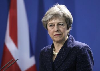 Мэй заявила, что переговоры по Brexit зашли в тупик