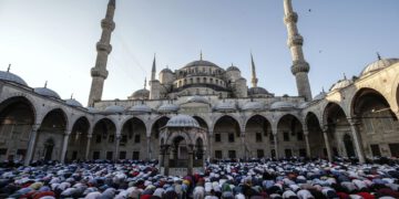 Din simsarları yine sahnede, Haçlı projesi devrede…