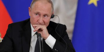 Putin: DEAŞ ABD kontrolündeki 700 kişiyi esir aldı