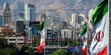 Иран впервые начал заключать сделки по продаже нефти на Тегеранской нефтяной бирже