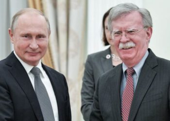 "Российские ракеты уже в Европе": о чем Болтон говорил с Путиным