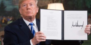 США восстанавливают все свои санкции в отношении Ирана