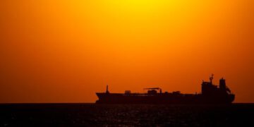 Иран под жесткими санкциями США: выживет ли страна в изоляции от Запада?