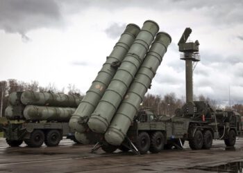 A general view of the S-400 missile system.