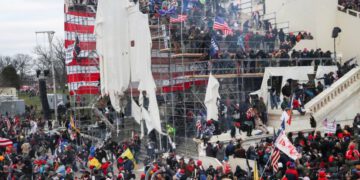 واکنش های جهانی به “حمله به نظام دمکراتیک آمریکا”