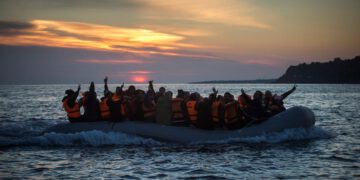 «Пограничники» ЕС в центре внимания из-за вытеснения мигрантов в море