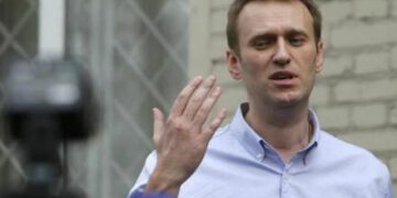 ناوالنی از مردم خواسته است که برای پشتیبانی از او به‌جاده‌ها بریزند