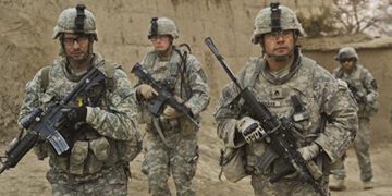 کاهش نیروهای امریکائی در افغانستان به ۲۵۰۰ تن