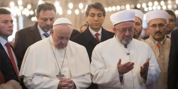 Pope Francis visitn at sultanahmed blue mosque 2014