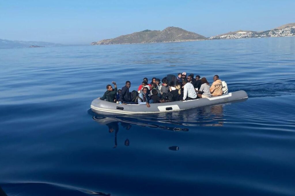 Turkish Coast Guard Rescues 36 Migrants, Detains 84 in Aegean